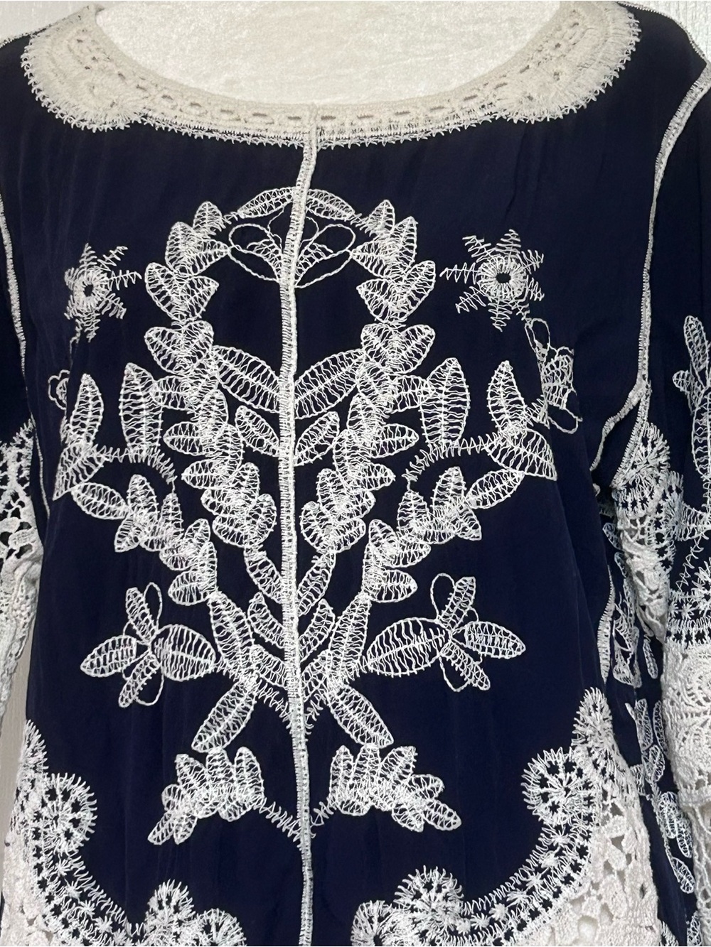 Navy Blue Tunic with Cream Crochet Lace Trim 100% Rayon Boho Size XL - Picture 3 of 9